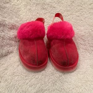 Ugh gently worn girl slippers